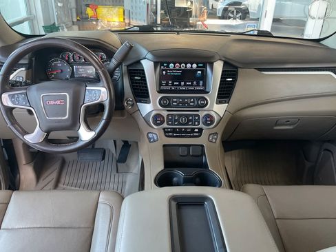 Used 2020 GMC Yukon SLT w/ Premium Edition AWD/4WD image 11