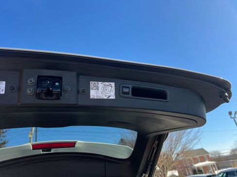 Used 2022 Toyota Highlander Limited image 15