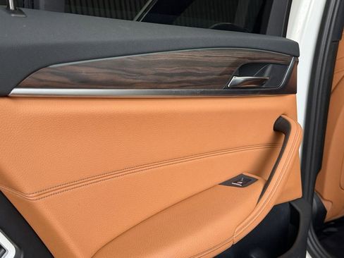 Used 2018 BMW 540i w/ Premium Package image 16