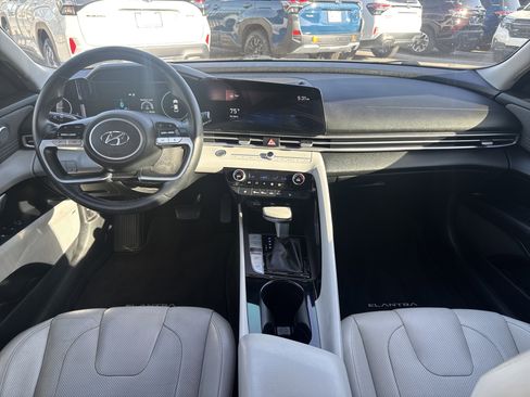 Used 2021 Hyundai Elantra Limited image 10