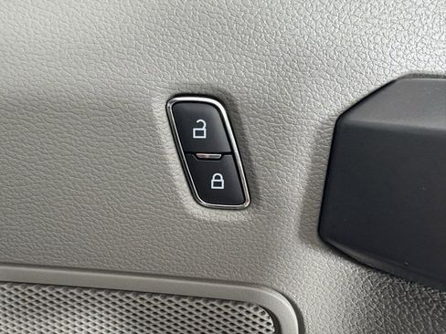 Used 2019 Ford F250 XLT w/ XLT Premium Package image 39