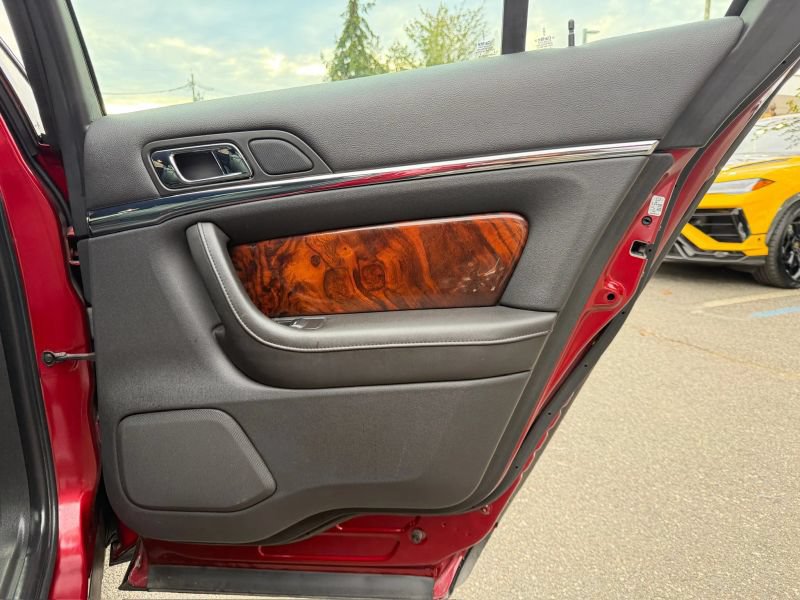 Used 2013 Lincoln MKS AWD image 26