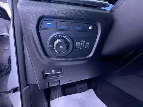 Used 2023 Jeep Grand Cherokee Overland w/ Advanced Protech Group III AWD/4WD image 16