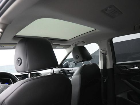 Used 2023 Volkswagen Jetta SE FWD image 25