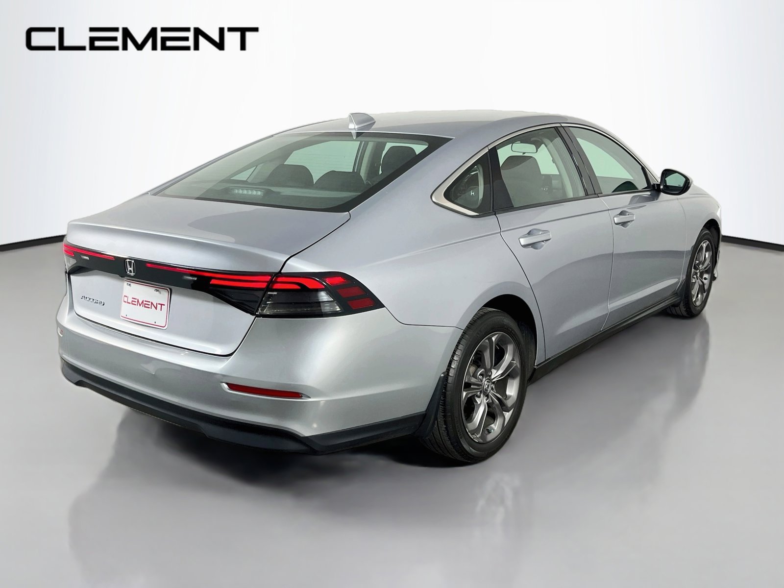 Used 2023 Honda Accord EX image 7