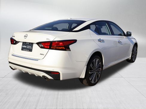 Used 2023 Nissan Altima 2.5 SL AWD/4WD image 6