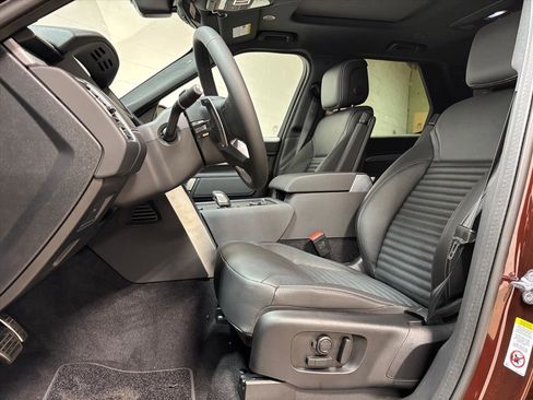 New 2026 Land Rover Discovery Limited Edition image 24