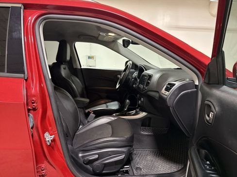 Used 2018 Jeep Compass Latitude w/ Popular Equipment Group AWD/4WD image 21