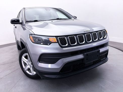 Used 2023 Jeep Compass Sport AWD/4WD image 7