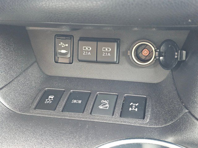 Used 2019 Toyota Highlander XLE AWD/4WD image 40
