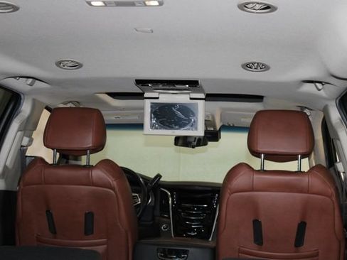 Used 2019 Cadillac Escalade Premium Luxury AWD/4WD image 30