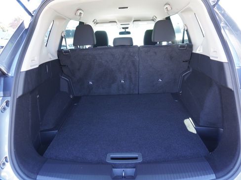 Used 2025 Nissan Rogue S FWD image 10