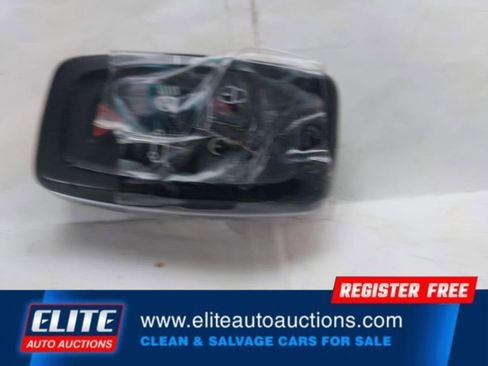 Used 2011 Land Rover Range Rover HSE image 22