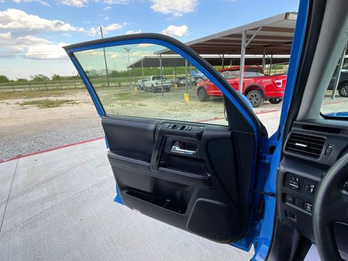 Used 2019 Toyota 4Runner TRD Pro AWD/4WD image 40