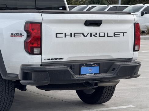 Used 2025 Chevrolet Colorado Trail Boss image 6