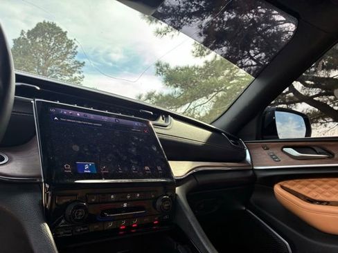 Used 2023 Jeep Grand Cherokee L Summit w/ High Altitude Package image 24