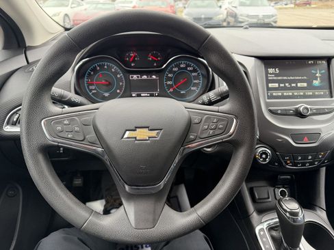 Used 2016 Chevrolet Cruze LT w/ Convenience Package image 11