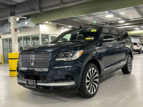 Used 2022 Lincoln Navigator L Reserve AWD/4WD image 5
