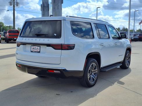 Used 2025 Jeep Wagoneer 2WD w/ Premium Group I image 6