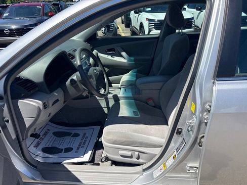 Used 2011 Toyota Camry LE w/ LE Extra-Value Pkg FWD image 9