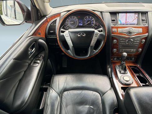 Used 2017 INFINITI QX80 2WD w/ Deluxe Technology Package image 4