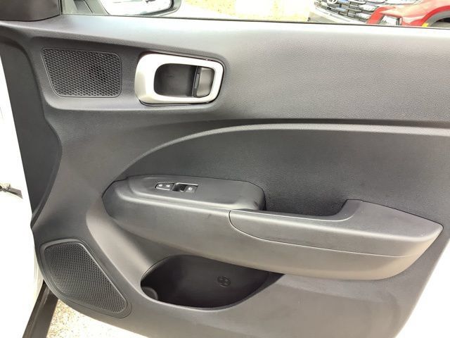 Used 2026 Hyundai Venue SEL FWD image 25