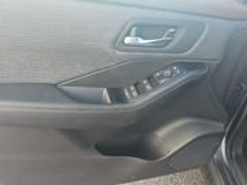 Used 2023 Nissan Rogue SV image 12