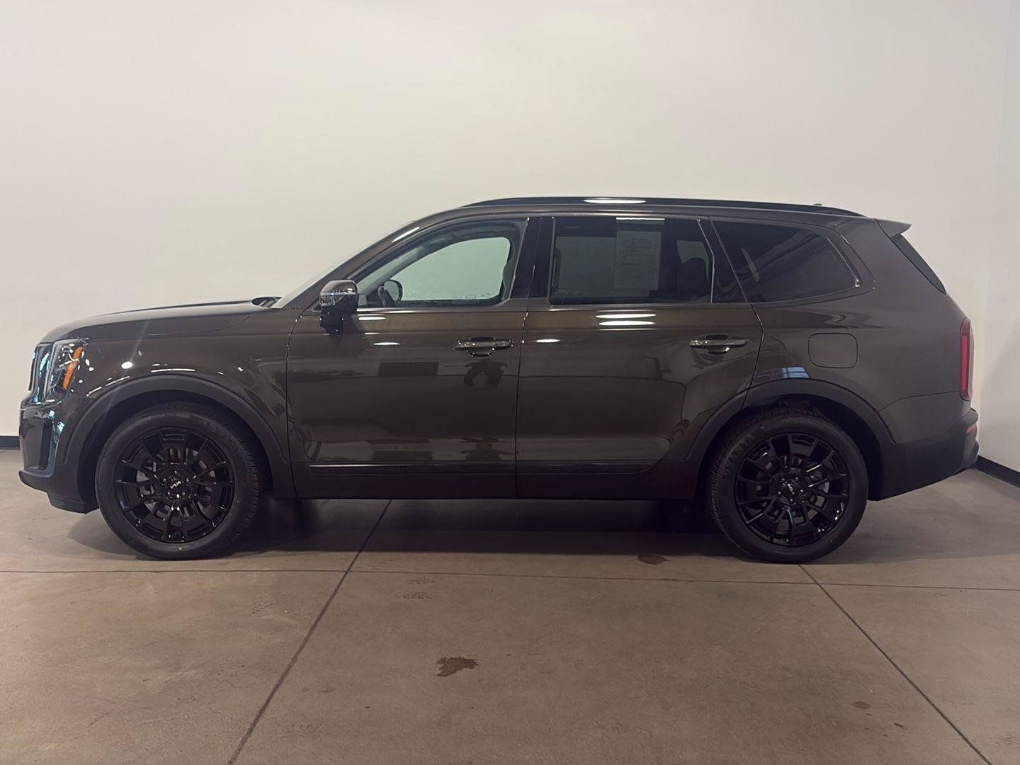 Used 2022 Kia Telluride SX w/ SX Prestige Package AWD/4WD image 6