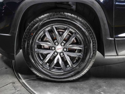 Used 2017 GMC Acadia SLT FWD image 9