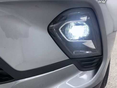 Used 2025 Chevrolet Blazer LT FWD image 8