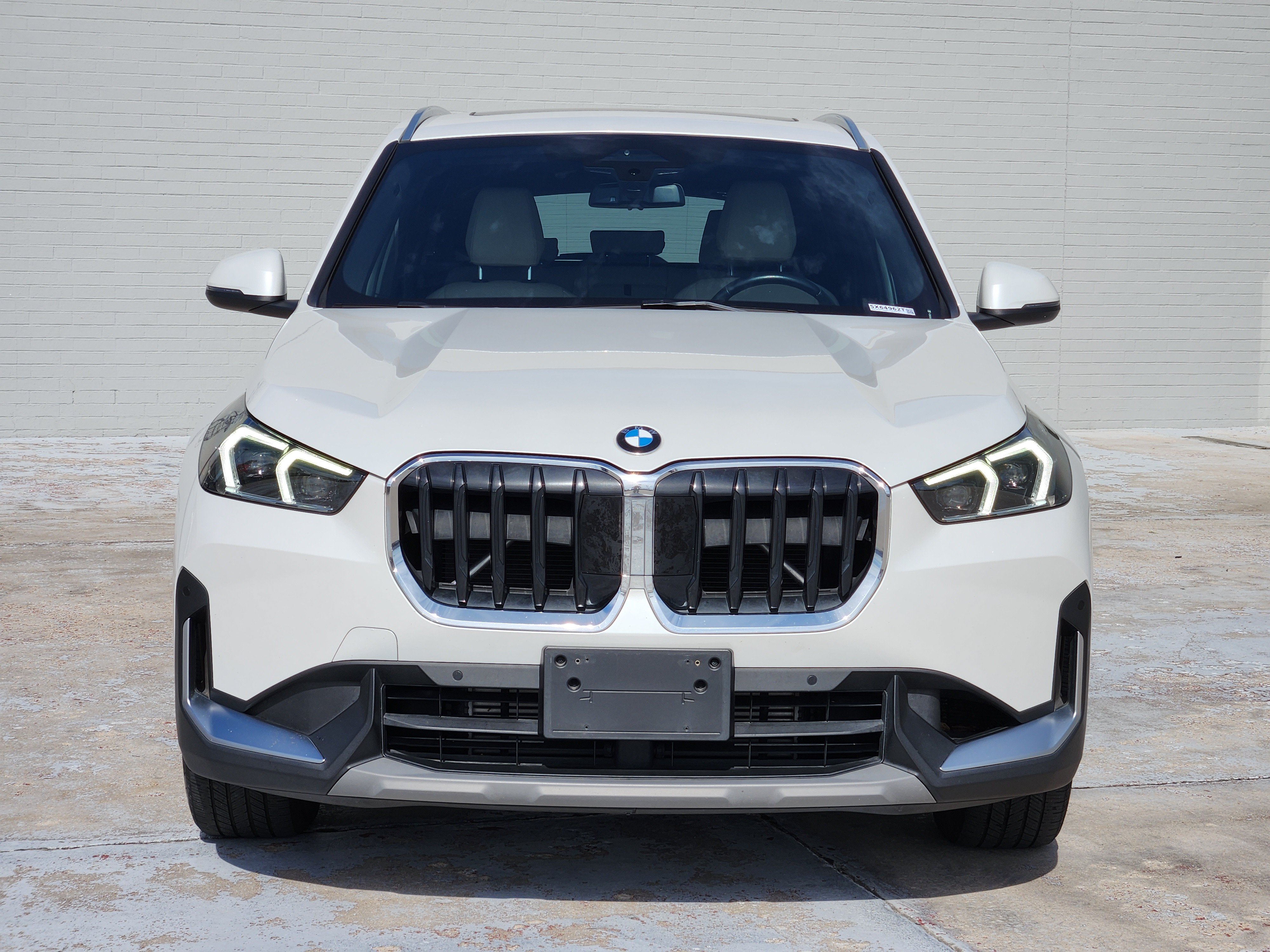 Used 2023 BMW X1 xDrive28i w/ Convenience Package AWD/4WD image 3