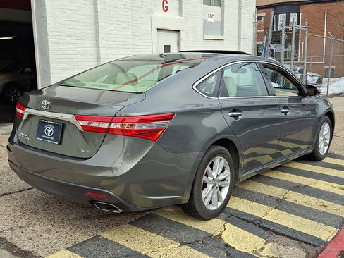 Used 2014 Toyota Avalon XLE Premium image 6