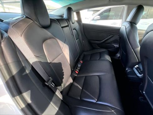 Used 2018 Tesla Model 3 Long Range image 19