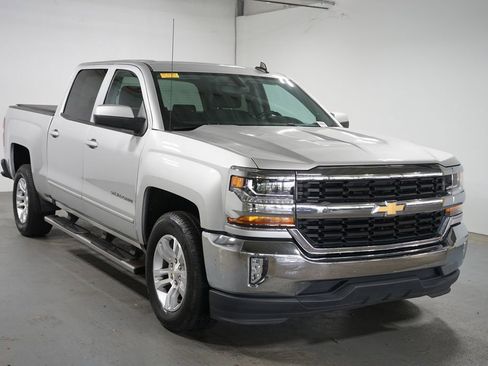Used 2018 Chevrolet Silverado 1500 LT w/ All Star Edition RWD image 3