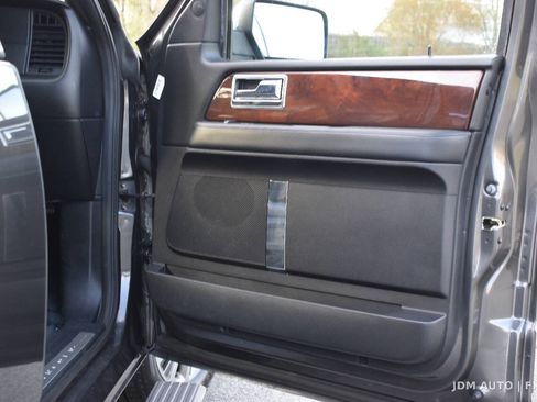 Used 2017 Lincoln Navigator Select AWD/4WD image 9