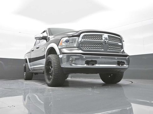 Used 2017 RAM 1500 Laramie w/ Convenience Group AWD/4WD image 34