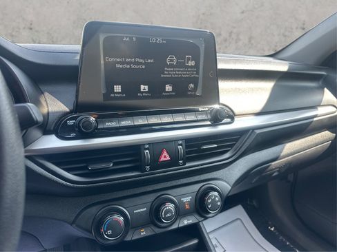 Used 2020 Kia Forte LXS FWD image 23