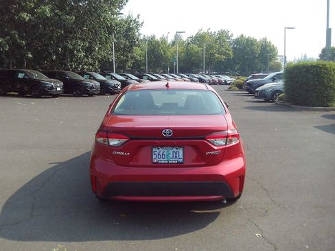 Used 2020 Toyota Corolla LE FWD image 4