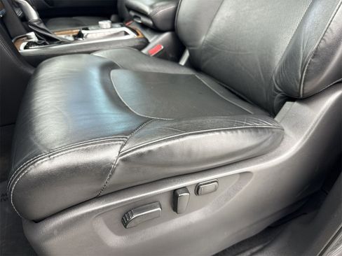 Used 2021 Nissan Armada SL w/ Captain's Chairs Package image 26