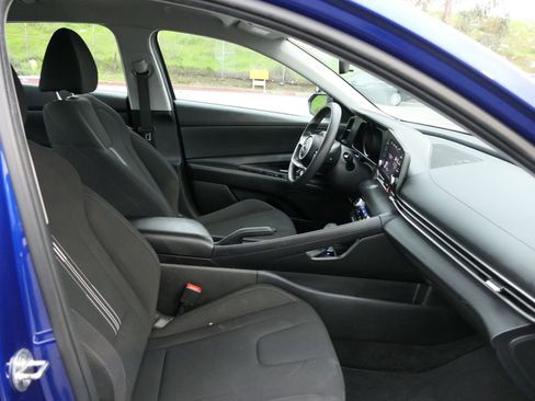 Certified 2023 Hyundai Elantra SEL w/ Preferred Accessory Package image 25