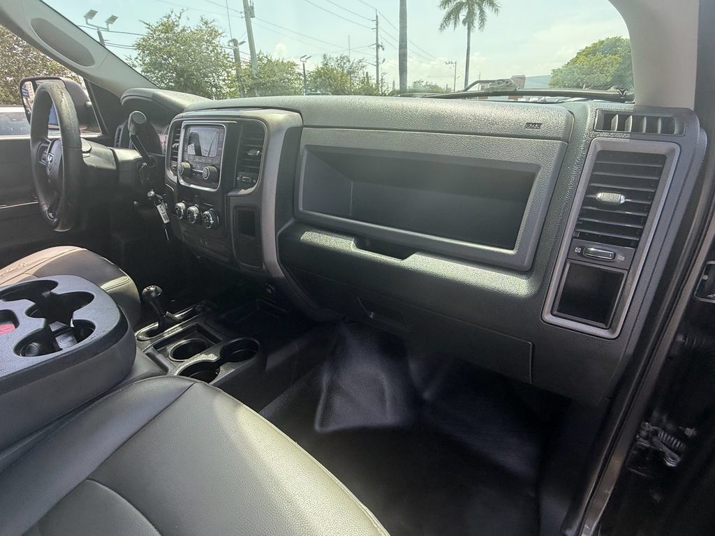 Used 2016 RAM 2500 Tradesman w/ Chrome Appearance Group AWD/4WD image 13