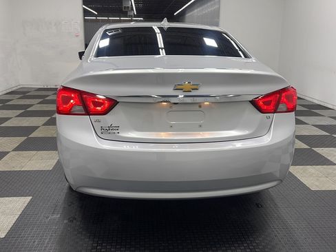 Used 2018 Chevrolet Impala LT FWD image 16