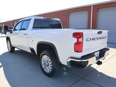 Used 2021 Chevrolet Silverado 2500 LTZ w/ LTZ Convenience Package image 3