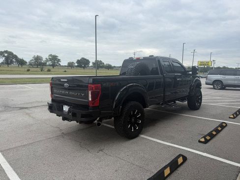 Used 2022 Ford F350 XLT w/ XLT Premium Package image 2