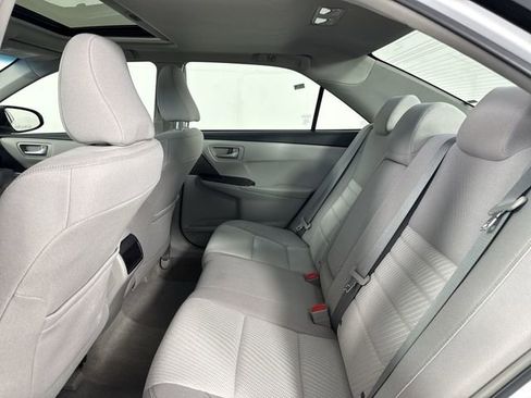 Used 2017 Toyota Camry XLE FWD image 21
