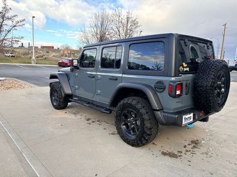 Used 2024 Jeep Wrangler Unlimited image 7