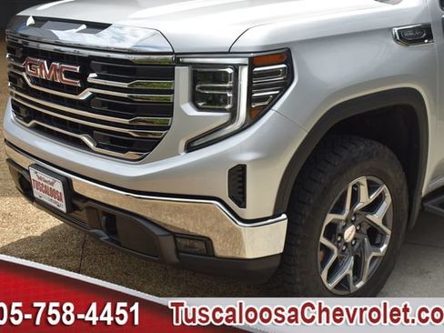 Used 2022 GMC Sierra 1500 SLT w/ X31 Off-Road Package AWD/4WD image 41