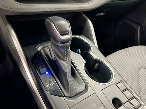 Used 2023 Toyota Highlander LE image 16