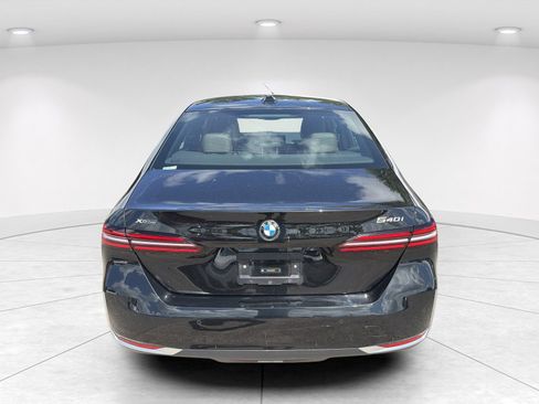 Certified 2024 BMW 540i xDrive w/ Premium Package AWD/4WD image 5