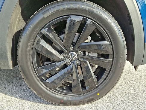 Used 2022 Volkswagen Atlas Cross Sport SE AWD/4WD image 11